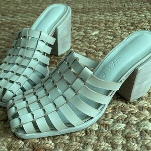 Wal and Pei Heeled Fisherman Mule. Size 37